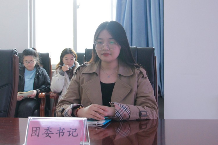 中煤集团组织召开‘’学党史 强信念 跟党走”五四青年节座谈会